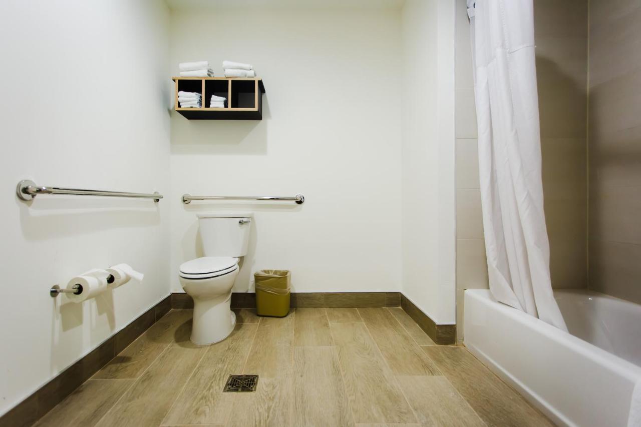 Two-Bedroom Apartment at Palacio Royale Inn Boutique Katy