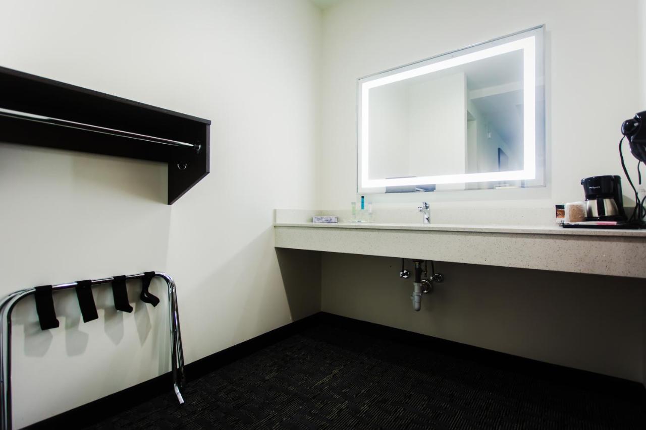 Two-Bedroom Apartment at Palacio Royale Inn Boutique Katy