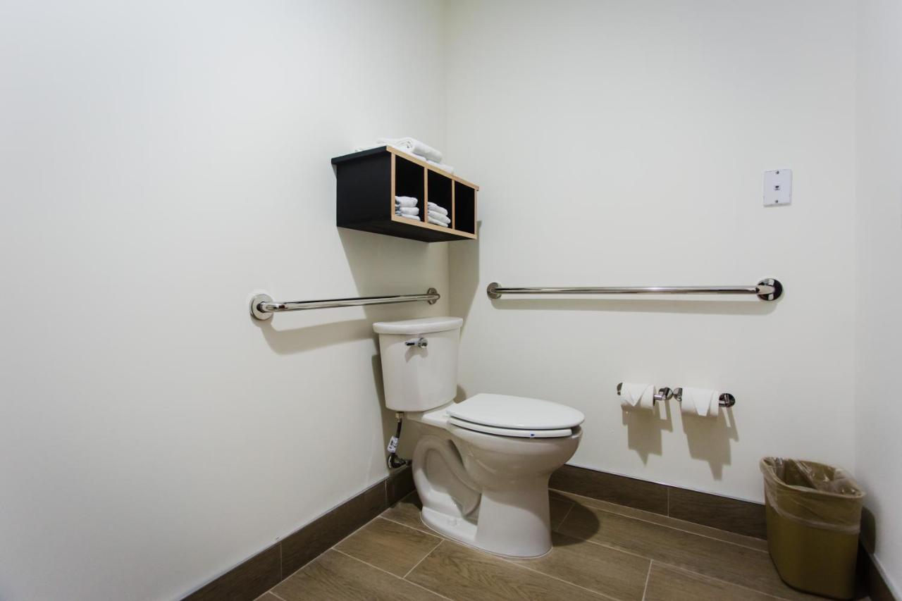 Two-Bedroom Apartment at Palacio Royale Inn Boutique Katy