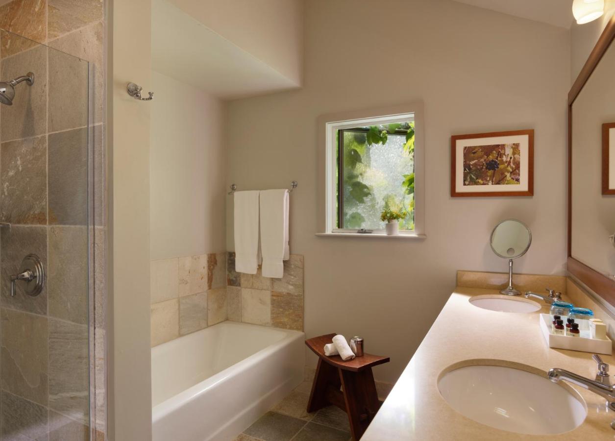 King Vineyard View Collection Spa at Harvest Inn
