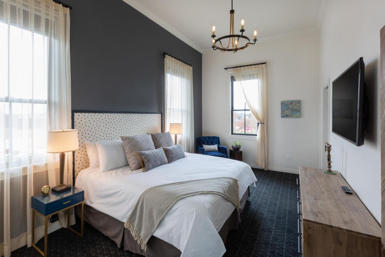 | Atticus Hotel