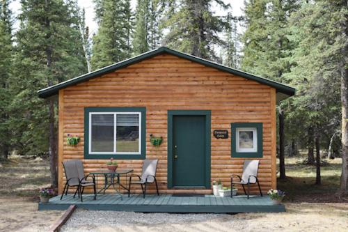 | Fox n Fireweed Cabins