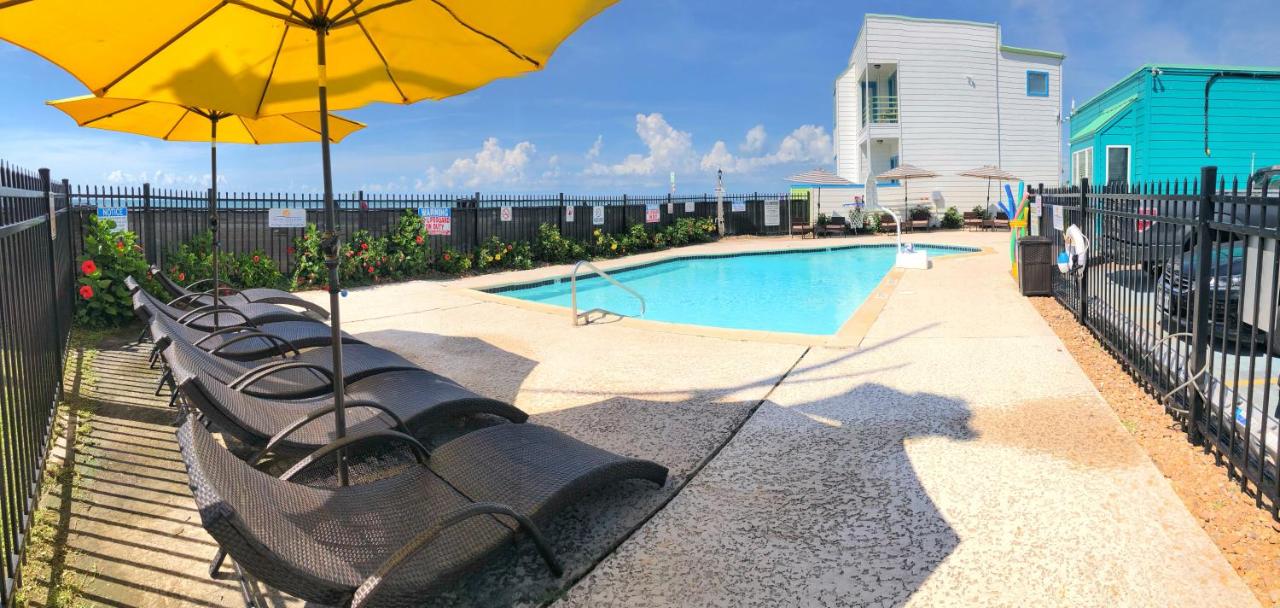 | Four Seasons on the Gulf