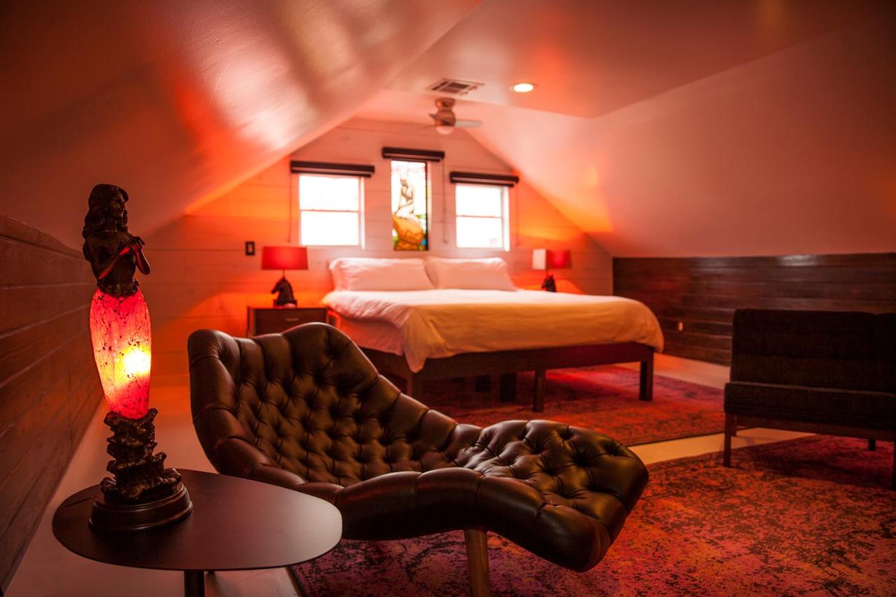 | Royal Street Inn & Bar