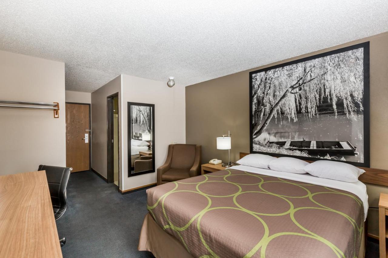  | Super 8 by Wyndham Hays KS