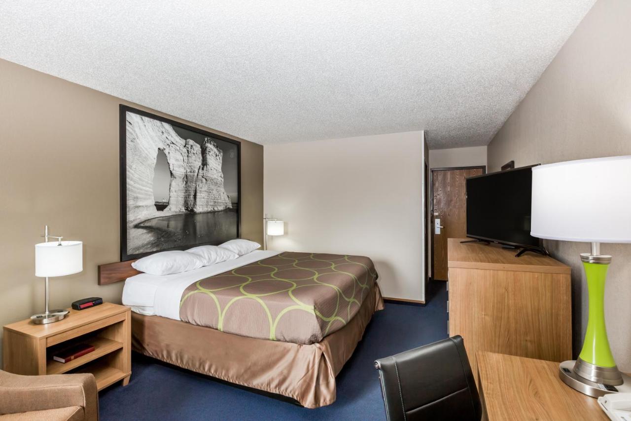  | Super 8 by Wyndham Hays KS