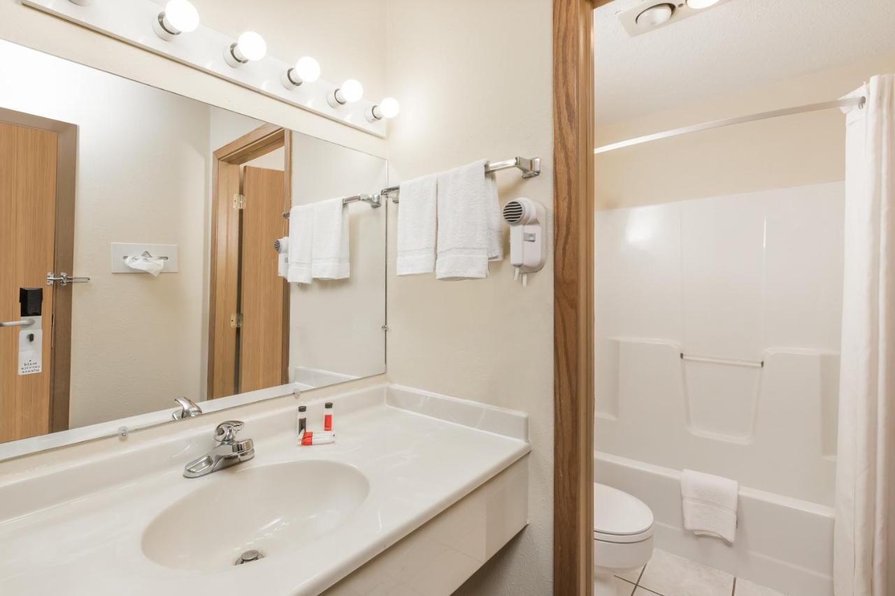 | Days Inn by Wyndham Atlantic