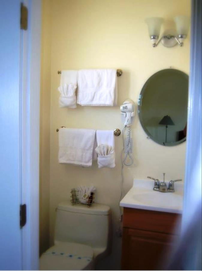 Double Room with Two Double Beds at Bella Capri Inn and Suites
