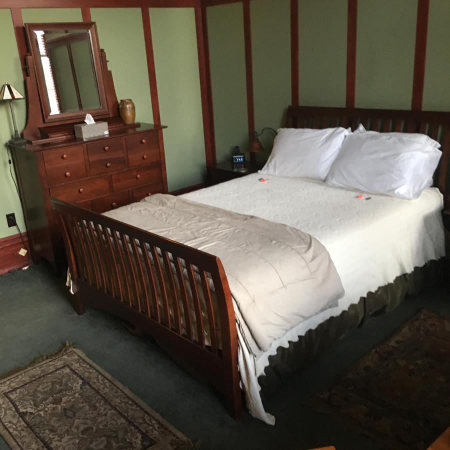 | Main Street Bed & Breakfast