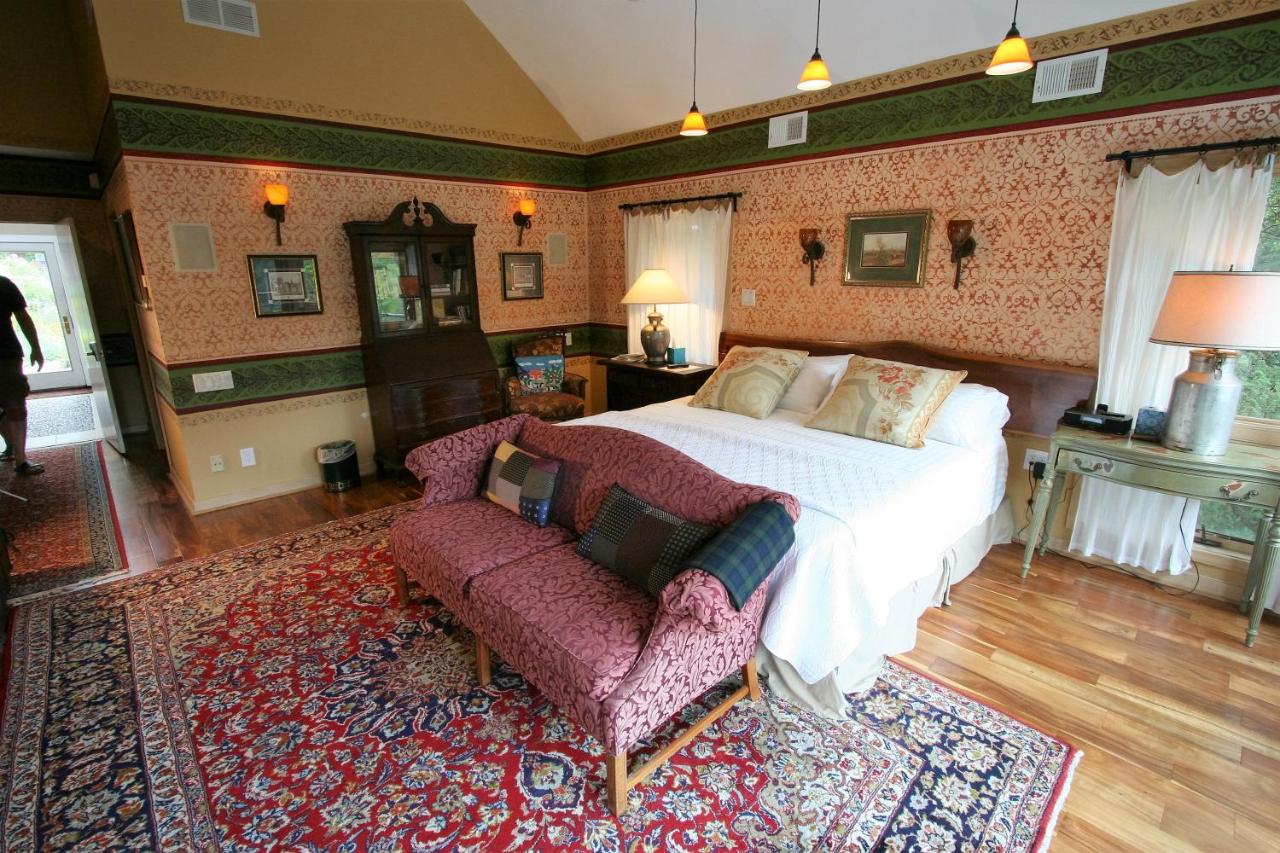 | Alpenhof Bed & Breakfast