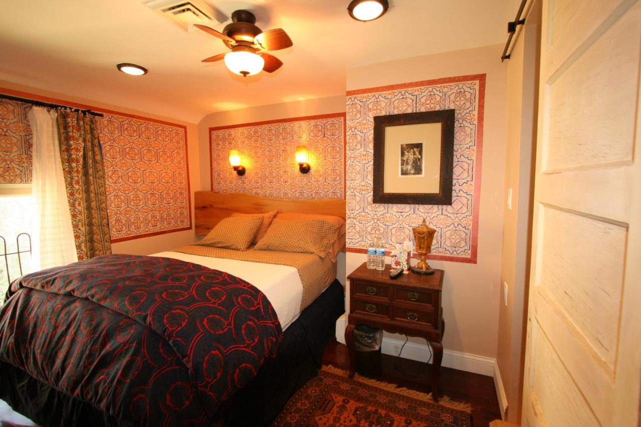 | Alpenhof Bed & Breakfast