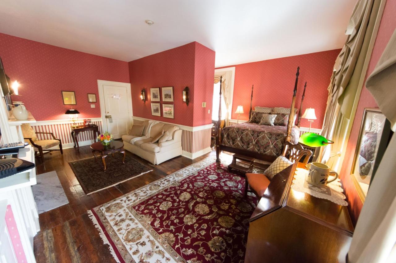 | Thomas Bond House