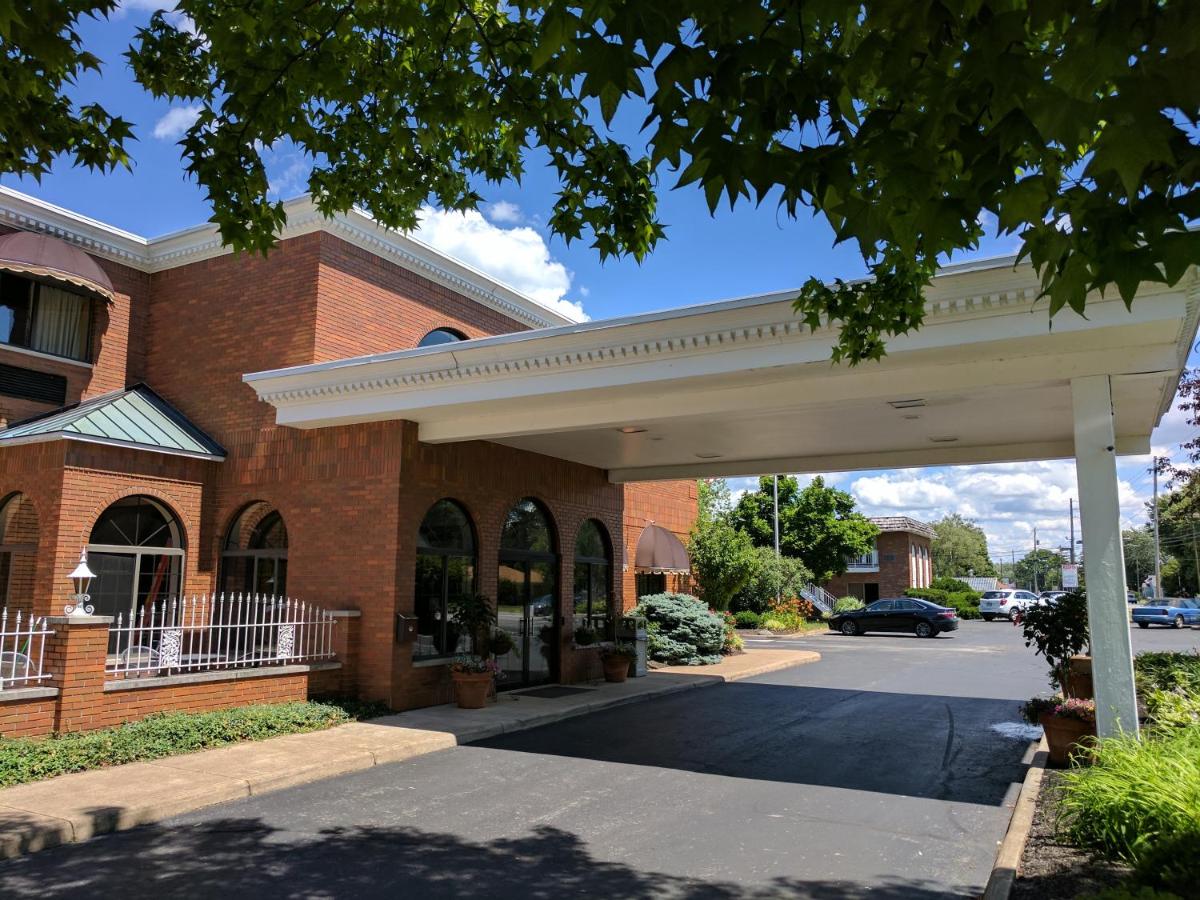  | South Shore Inn