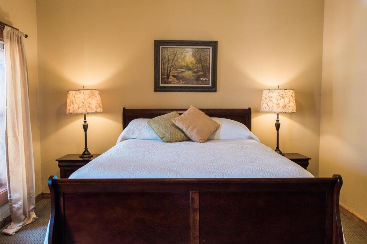 | Weatherford Hotel