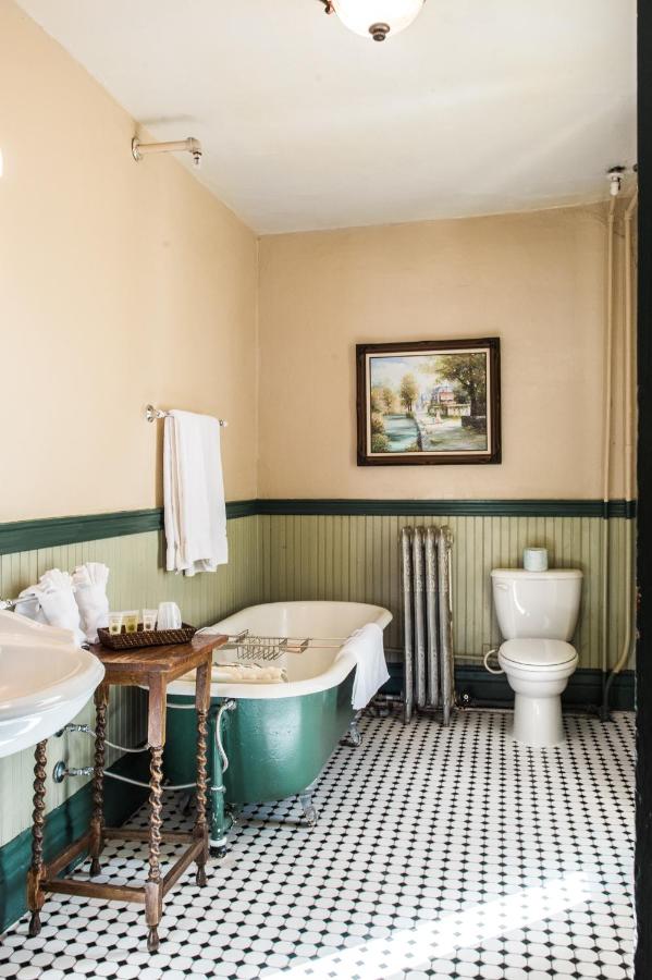 | Weatherford Hotel