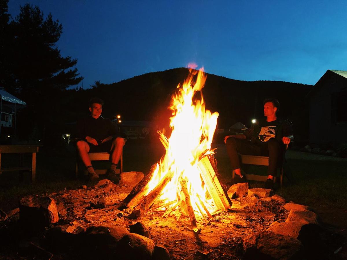 | Adirondack Sunrise Lodge
