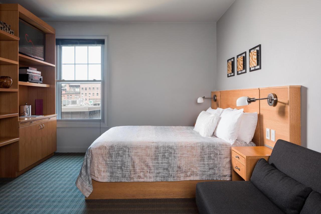 Queen Room at Charlesmark Hotel