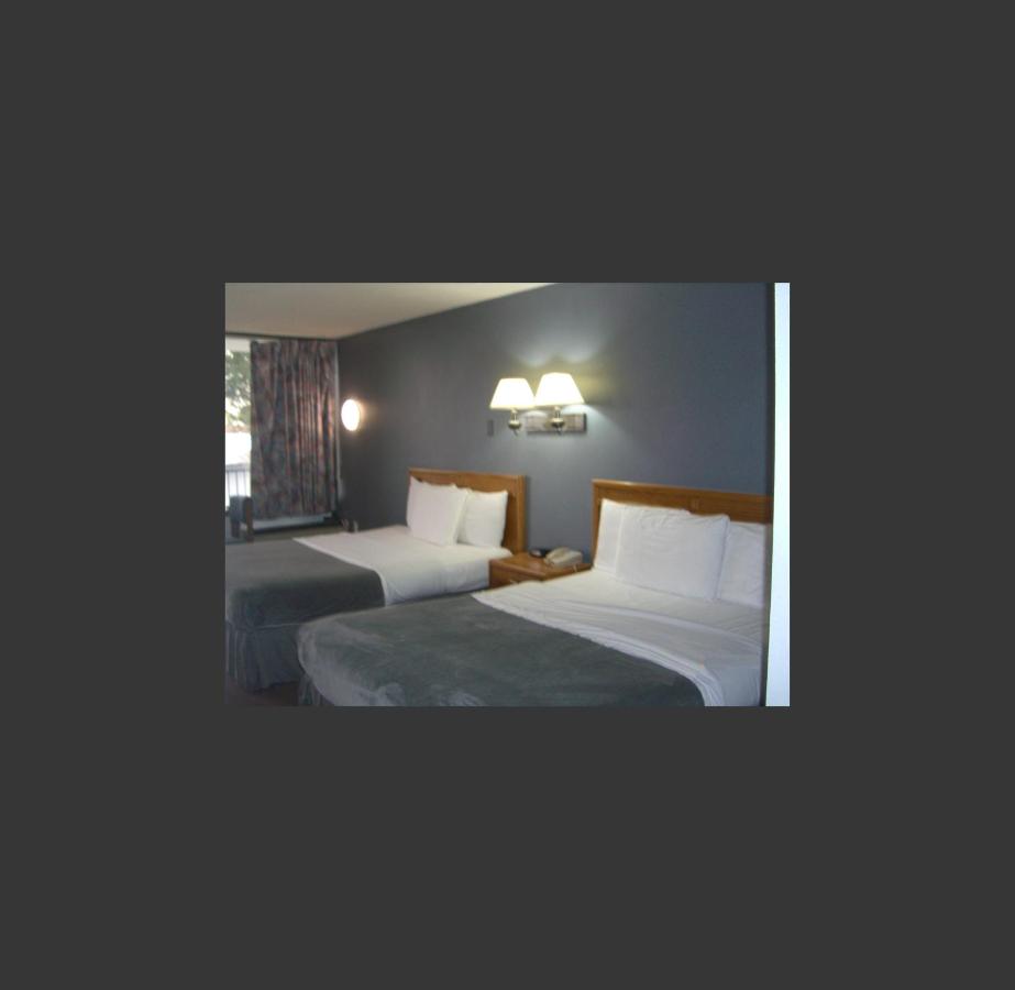 | Quail's Nest Inn & Suites