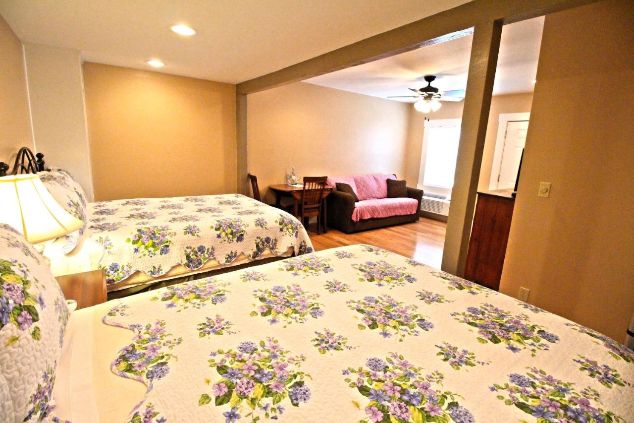 | Peach Tree Inn & Suites