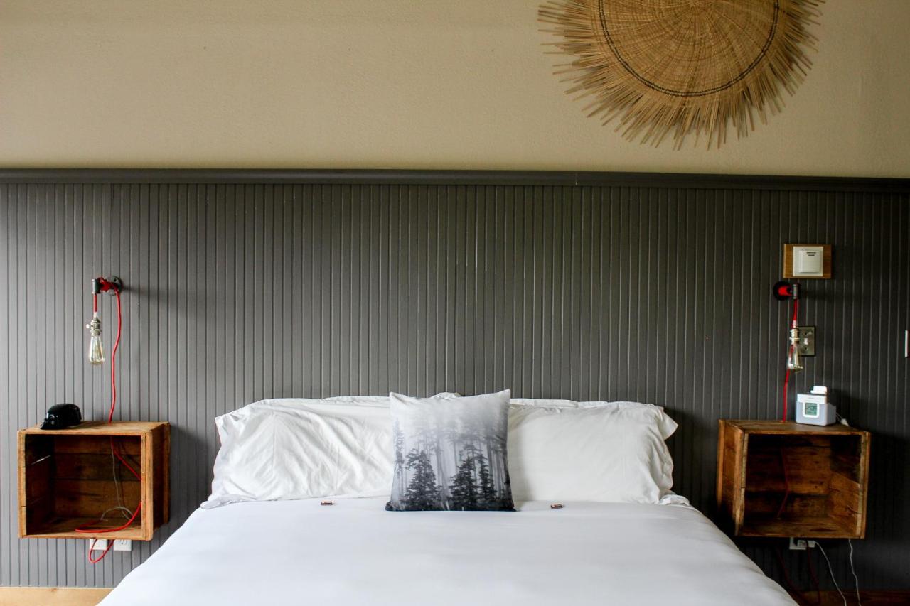 Deluxe King Suite - Pet Friendly at Oceanfront Inn at Discovery Coast