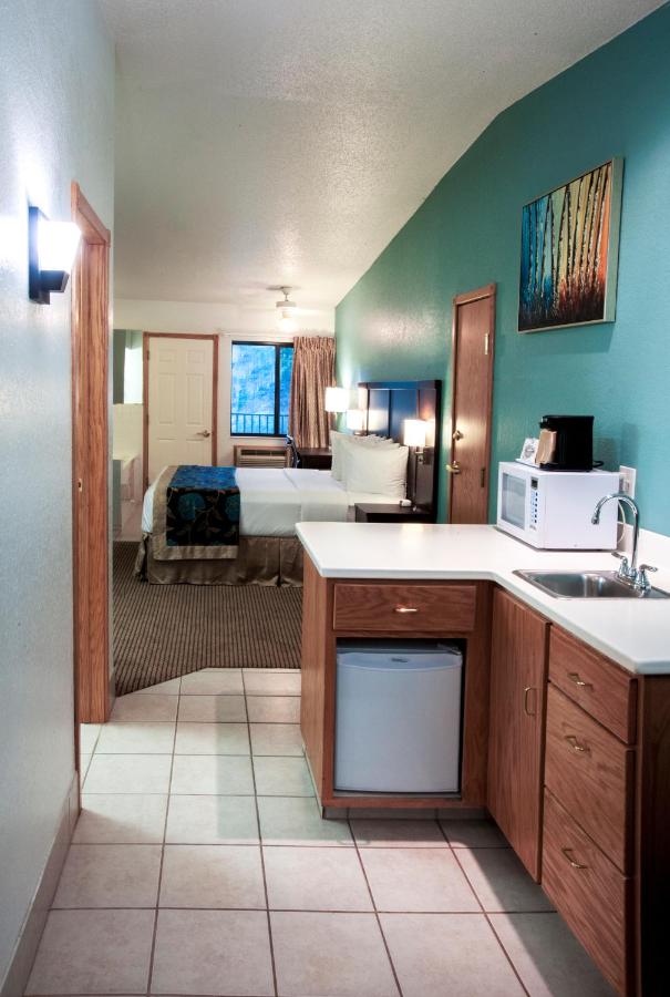 Studio Suite with King Bed - Non-Smoking at Baymont by Wyndham Keystone Near Mt. Rushmore