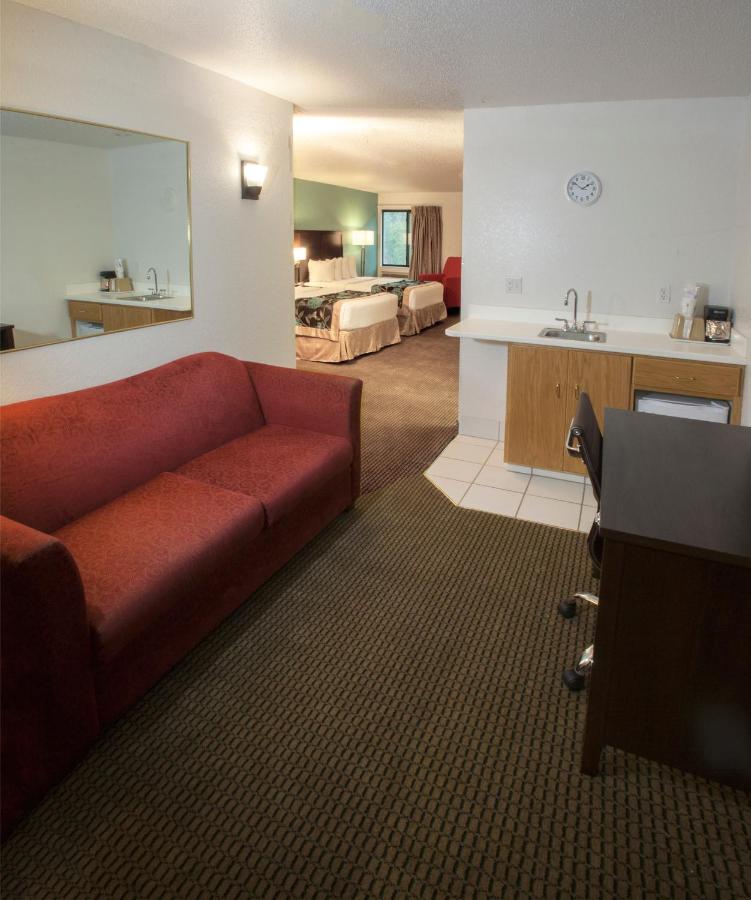 Studio Suite with Two Queen Beds - Non-Smoking at Baymont by Wyndham Keystone Near Mt. Rushmore
