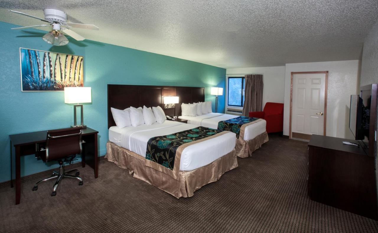 Studio Suite with Two Queen Beds - Non-Smoking at Baymont by Wyndham Keystone Near Mt. Rushmore