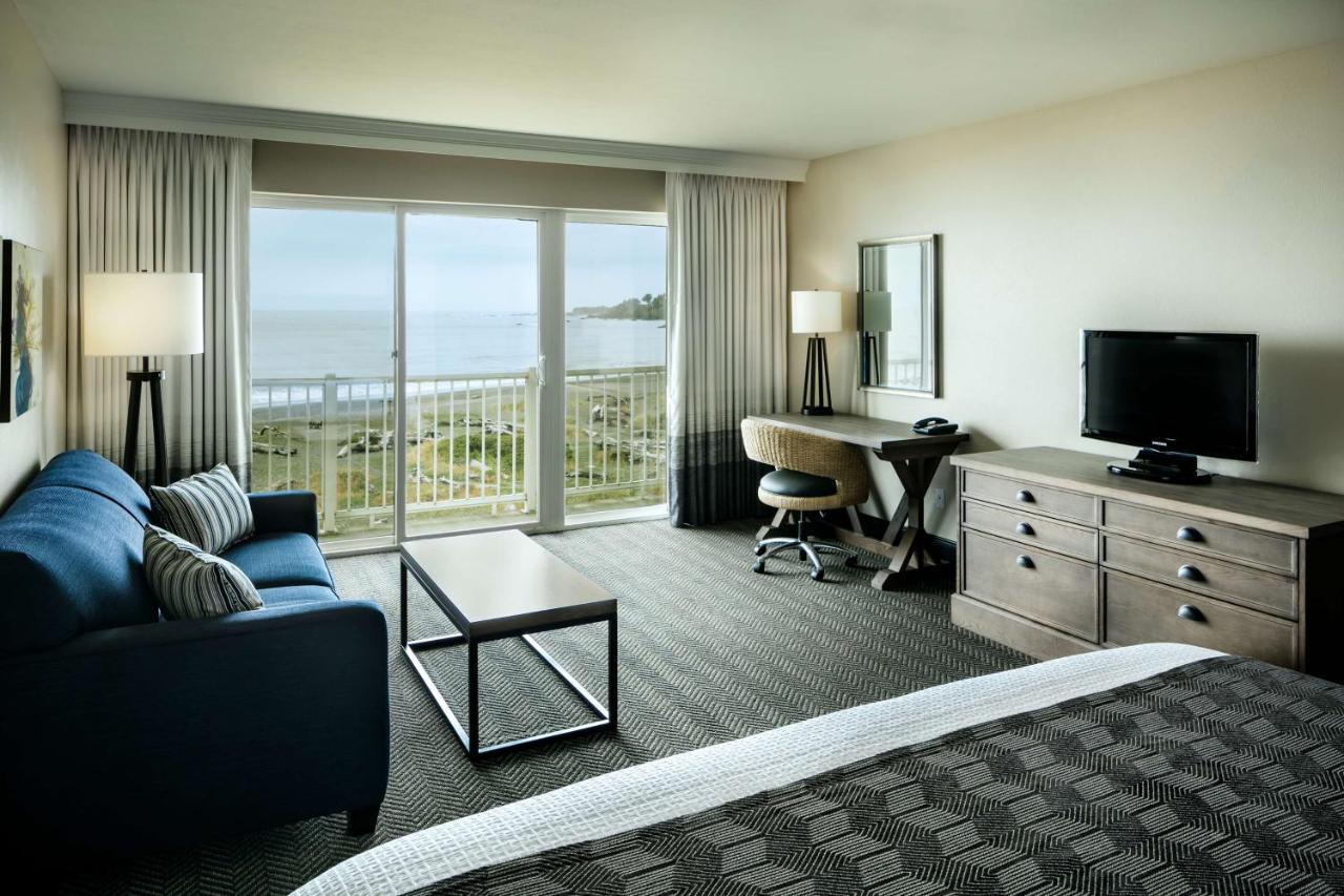 | Beachfront Inn