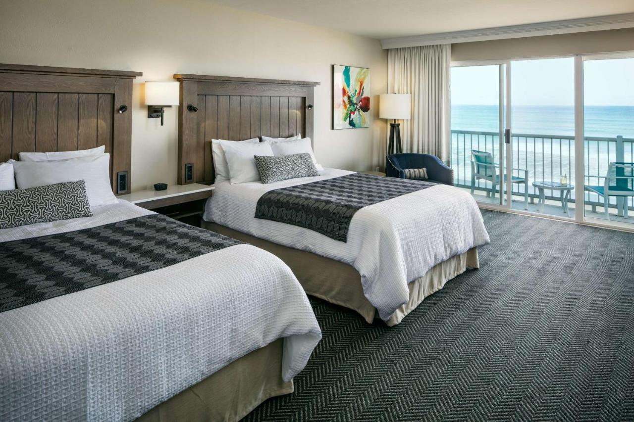 | Beachfront Inn