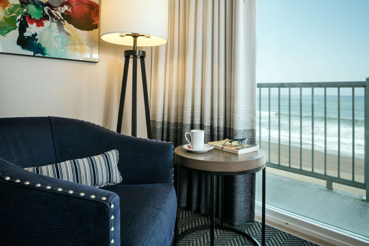 | Beachfront Inn