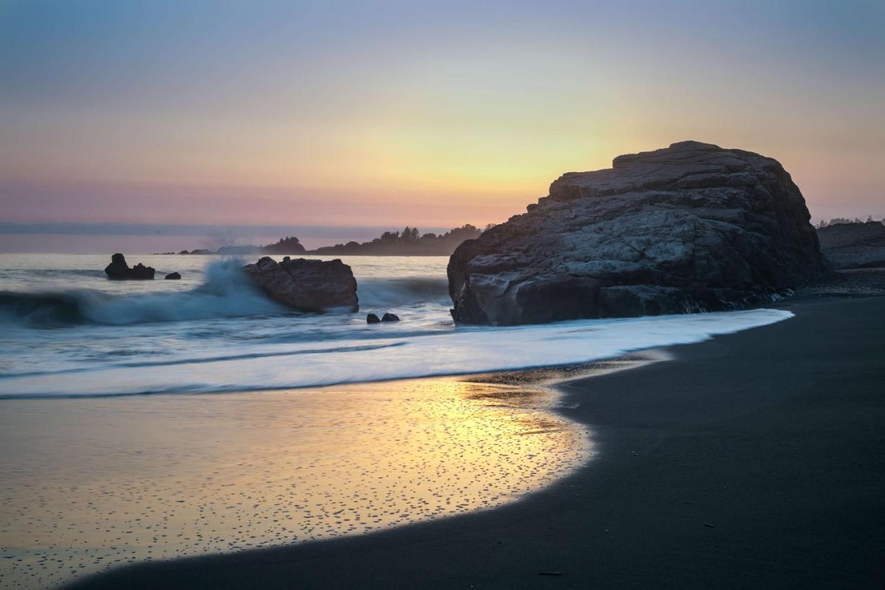 | Beachfront Inn