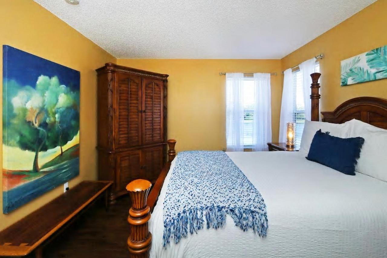  | Aquamarine Hideaway