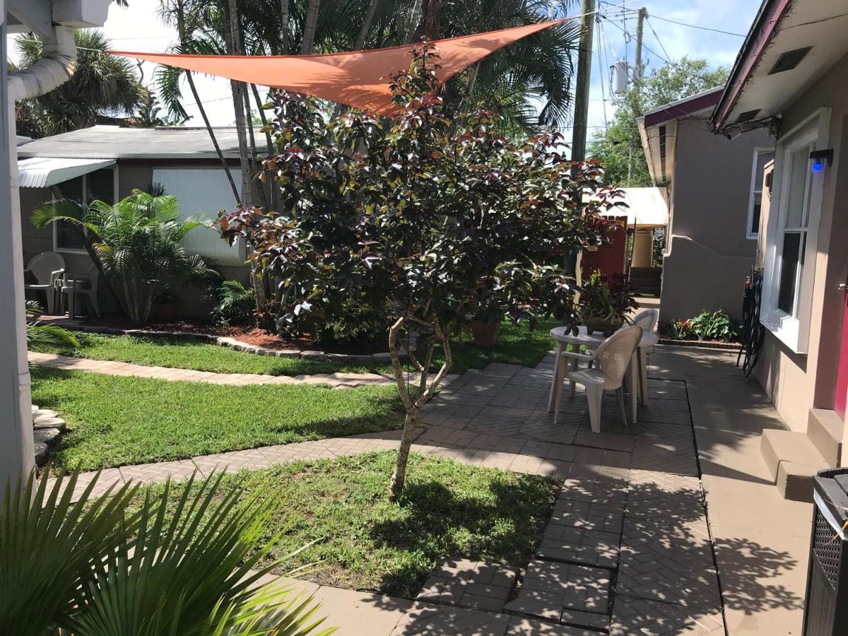 | INN LEATHER GUEST HOUSE-GAY MALE ONLY