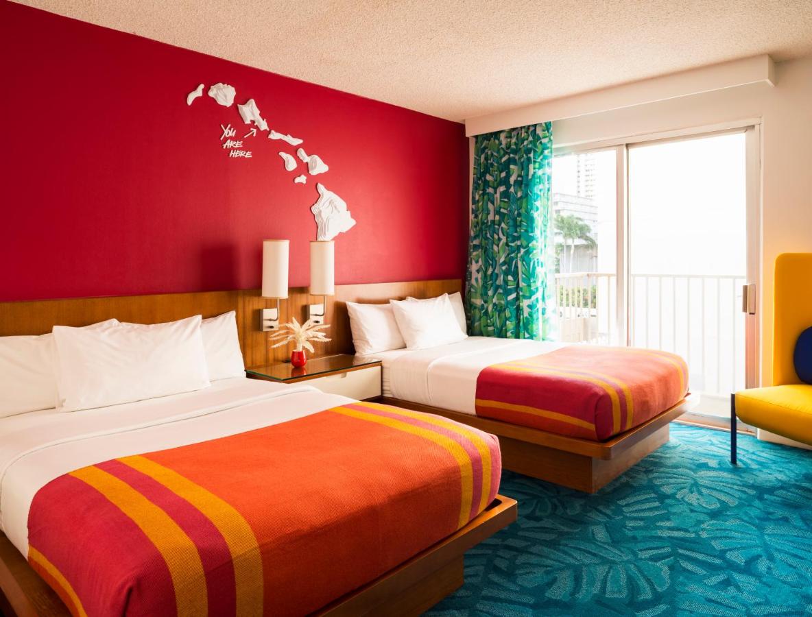 Two Double Beds - Newly Refreshed at Shoreline Hotel Waikiki