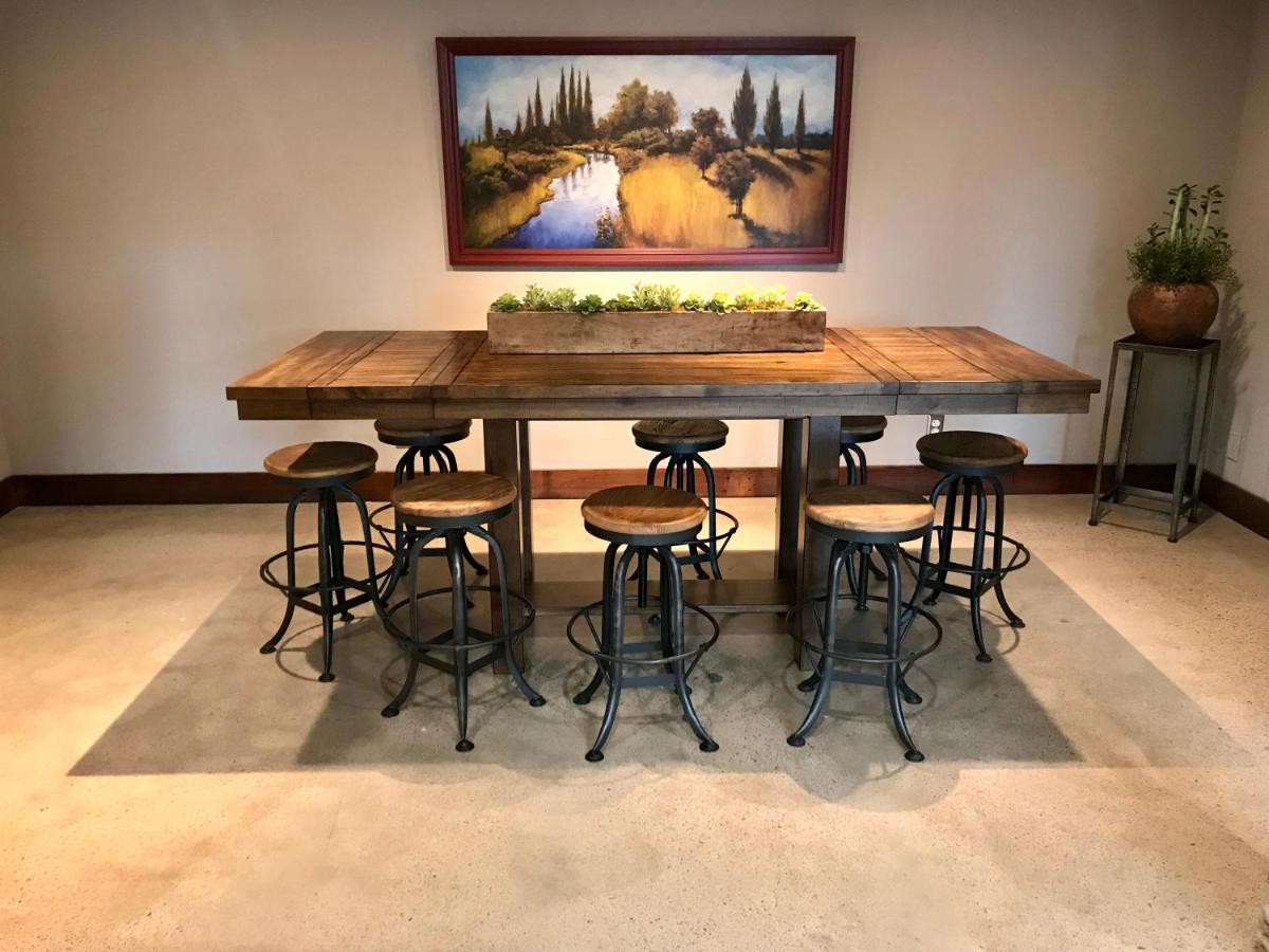  | American Inn North Kansas City