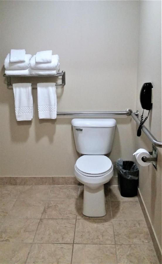 Handicap Accessible King Roll In at Rock Island Inn & Suites