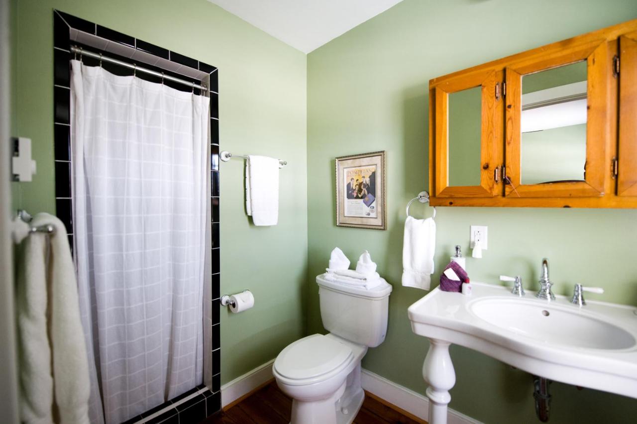 | Hopkins Ordinary Bed, Breakfast and Ale Works