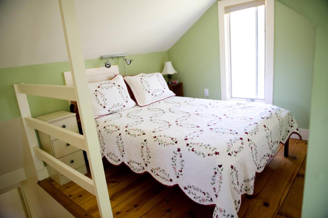 | Hopkins Ordinary Bed, Breakfast and Ale Works
