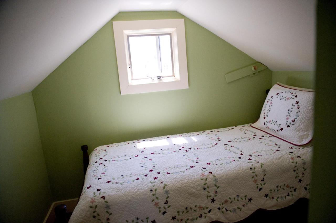 | Hopkins Ordinary Bed, Breakfast and Ale Works