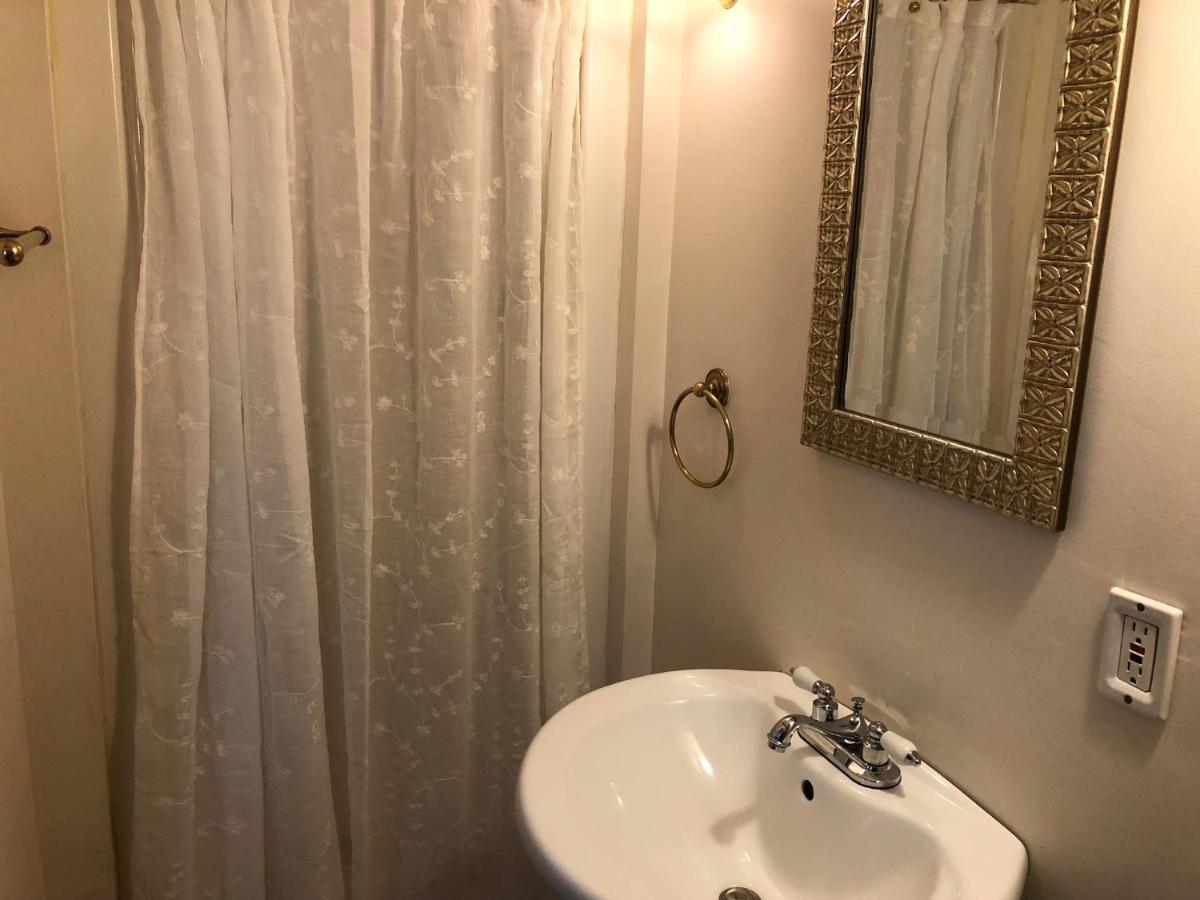  | William's Grant Inn Bed and Breakfast