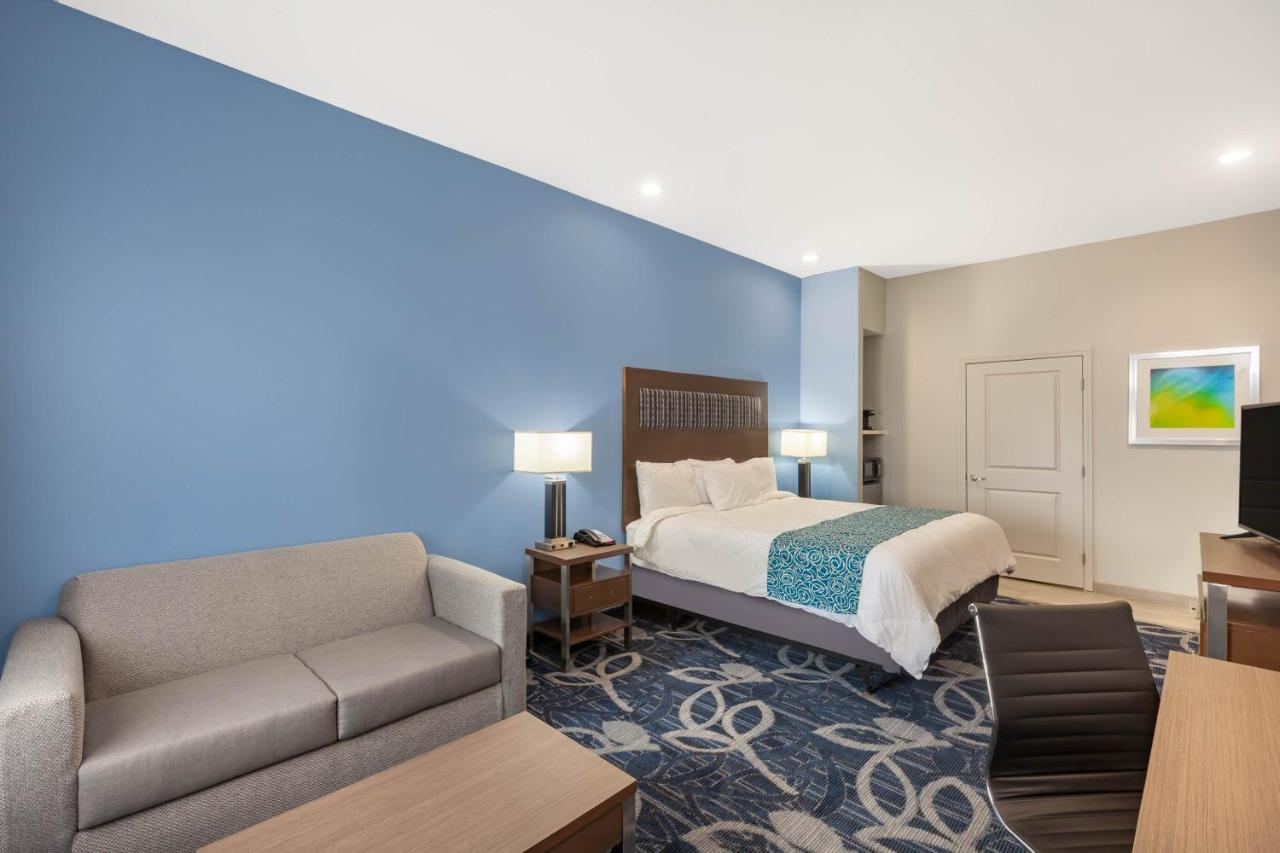 King Room - Non-Smoking at Baymont by Wyndham Houston Hobby Airport