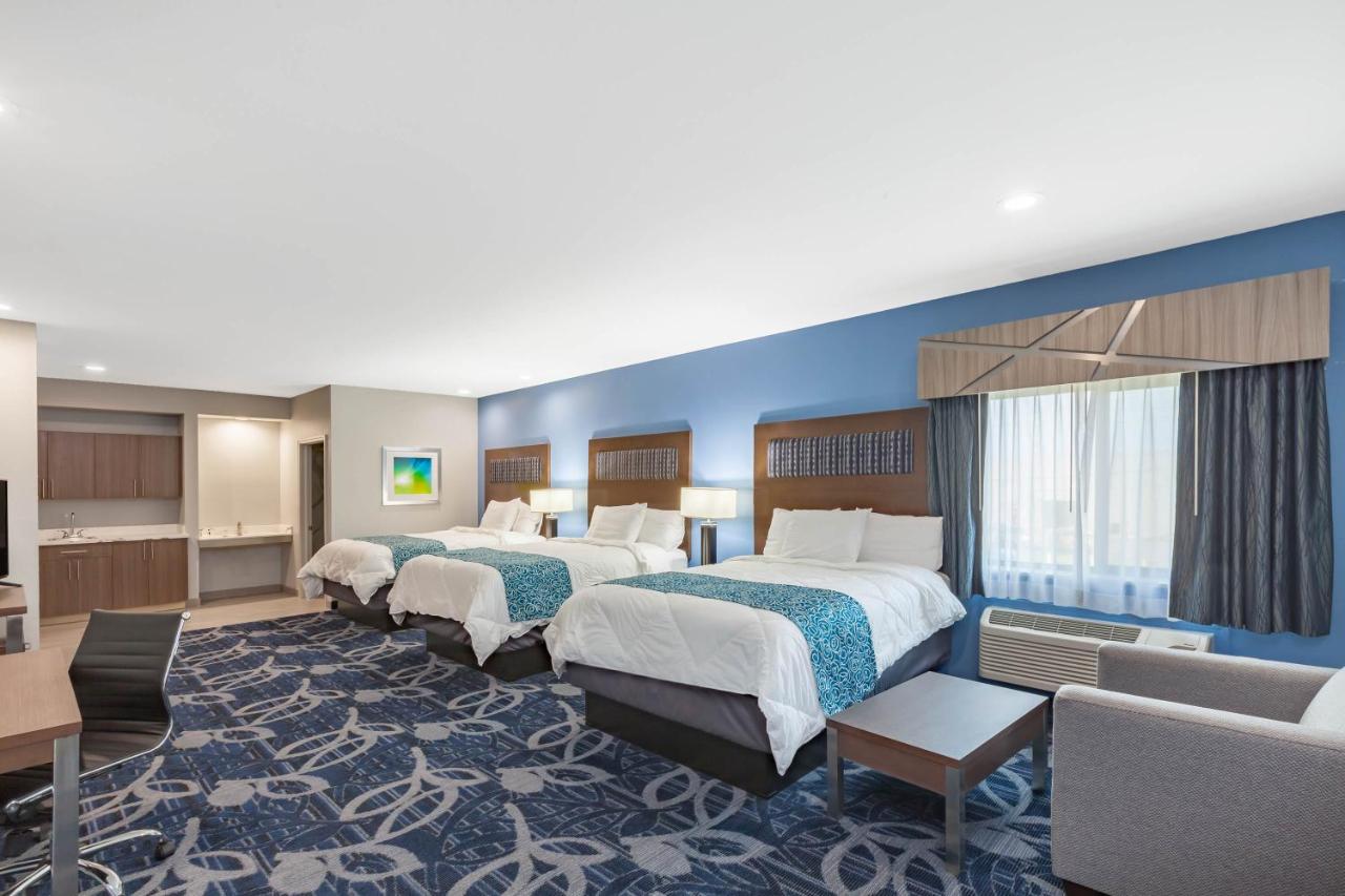 Superior Queen Room - Non-Smoking at Baymont by Wyndham Houston Hobby Airport
