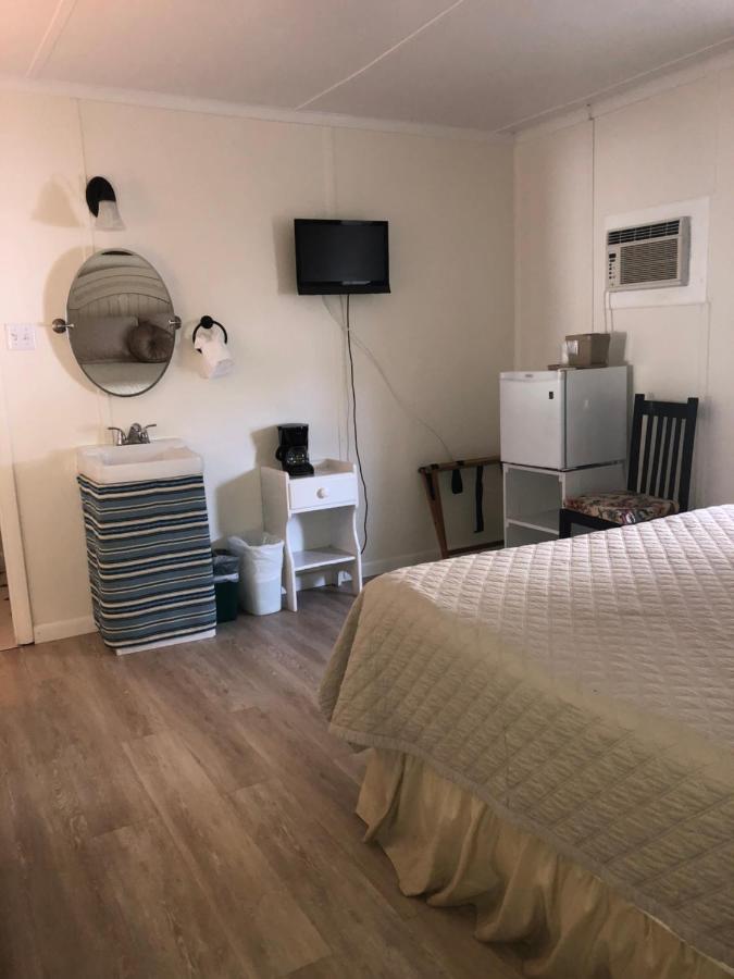 Budget Double Room at Blackbeard's Lodge