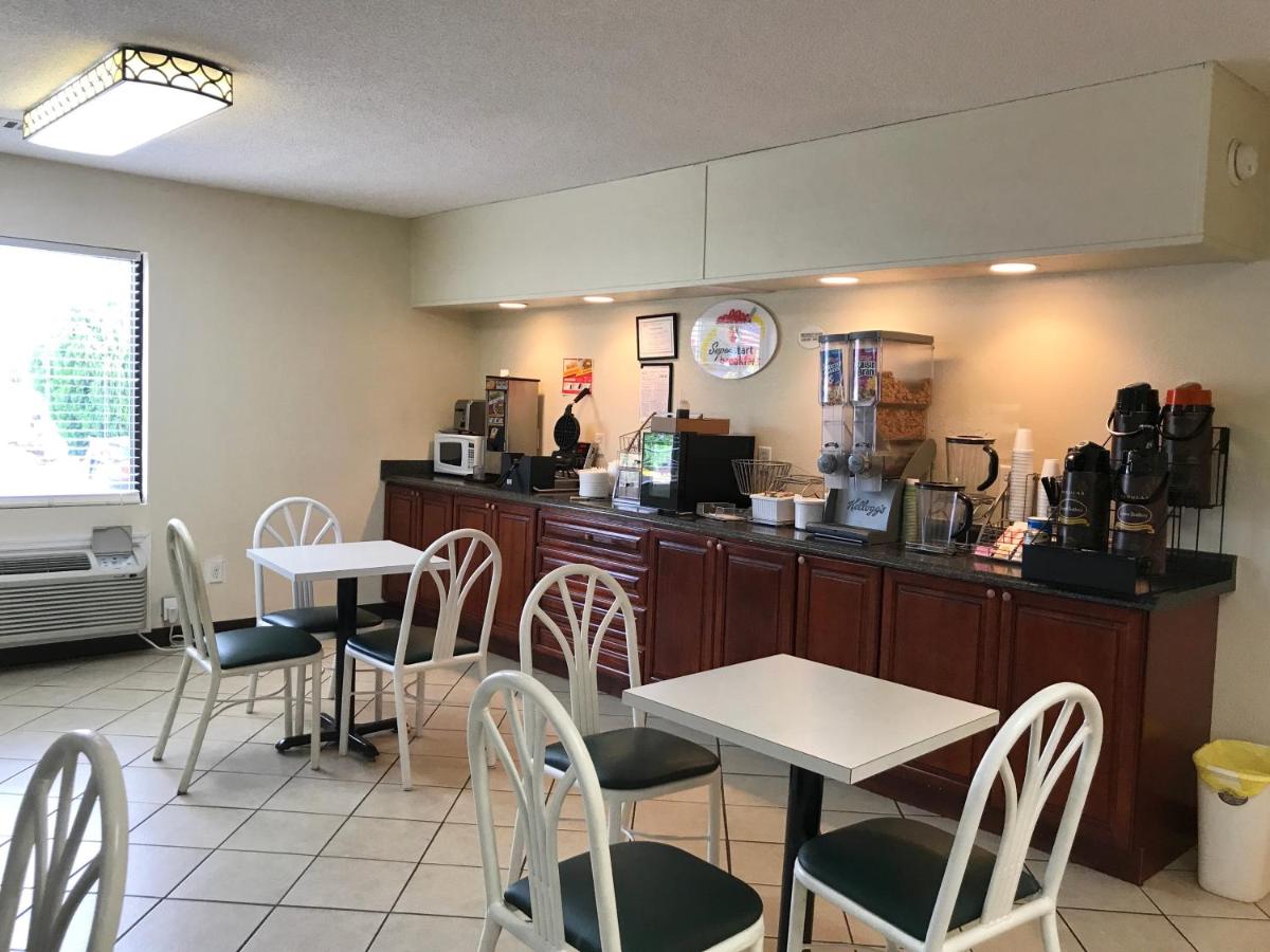  | Super 8 by Wyndham Ashburn