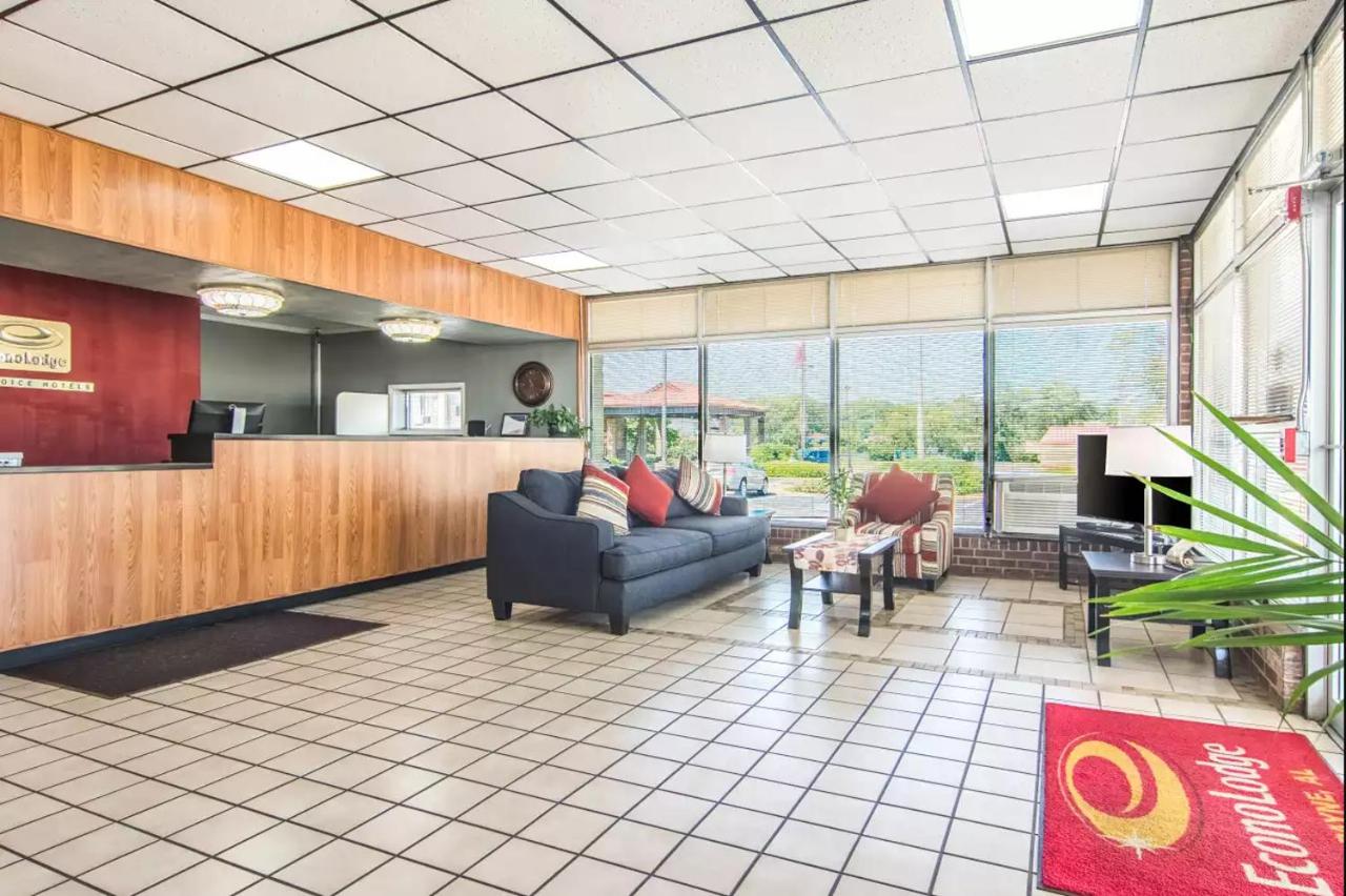 | Econo Lodge Fort Payne