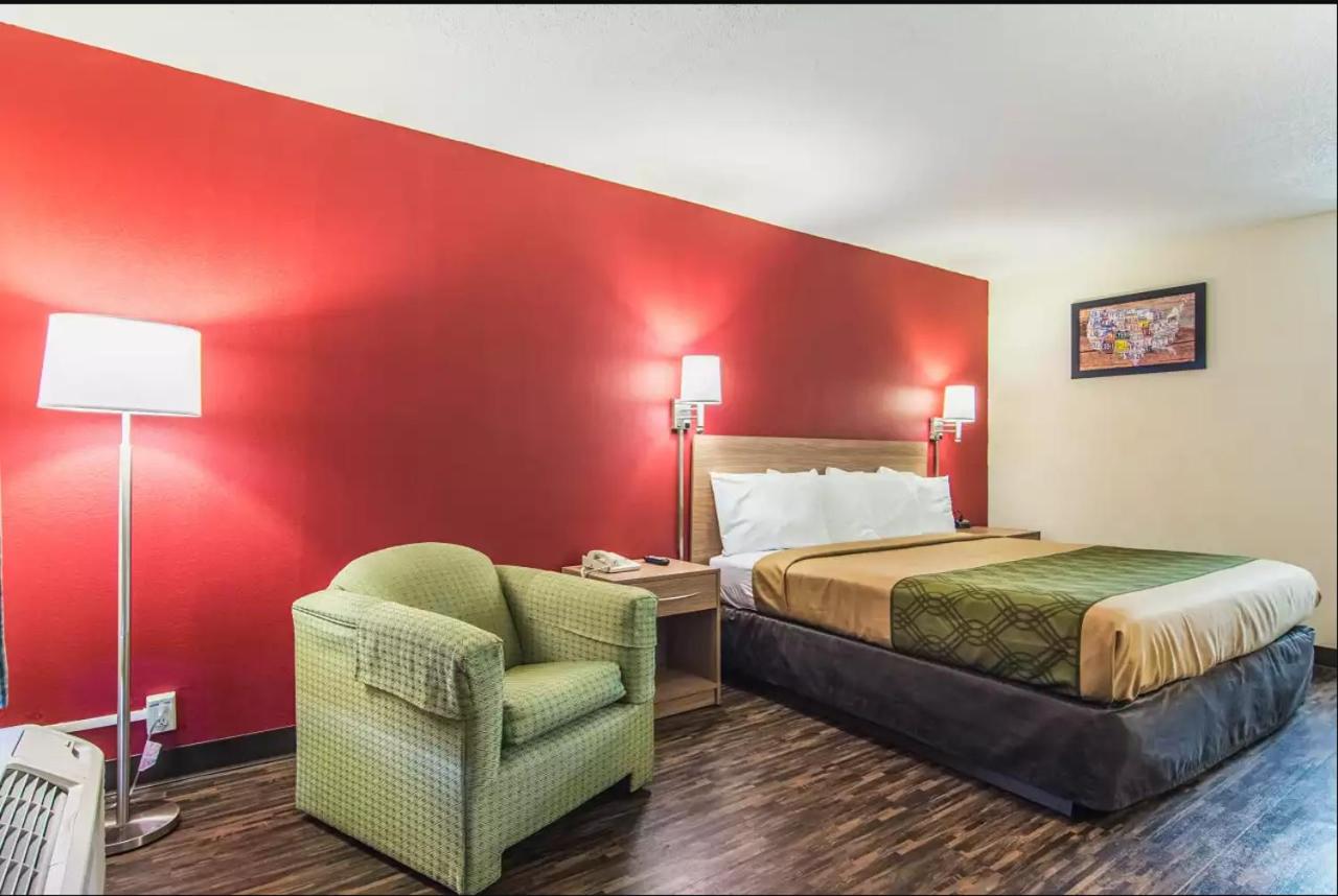 | Econo Lodge Fort Payne