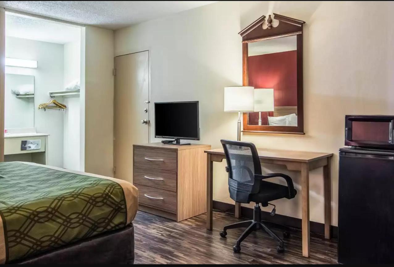 | Econo Lodge Fort Payne