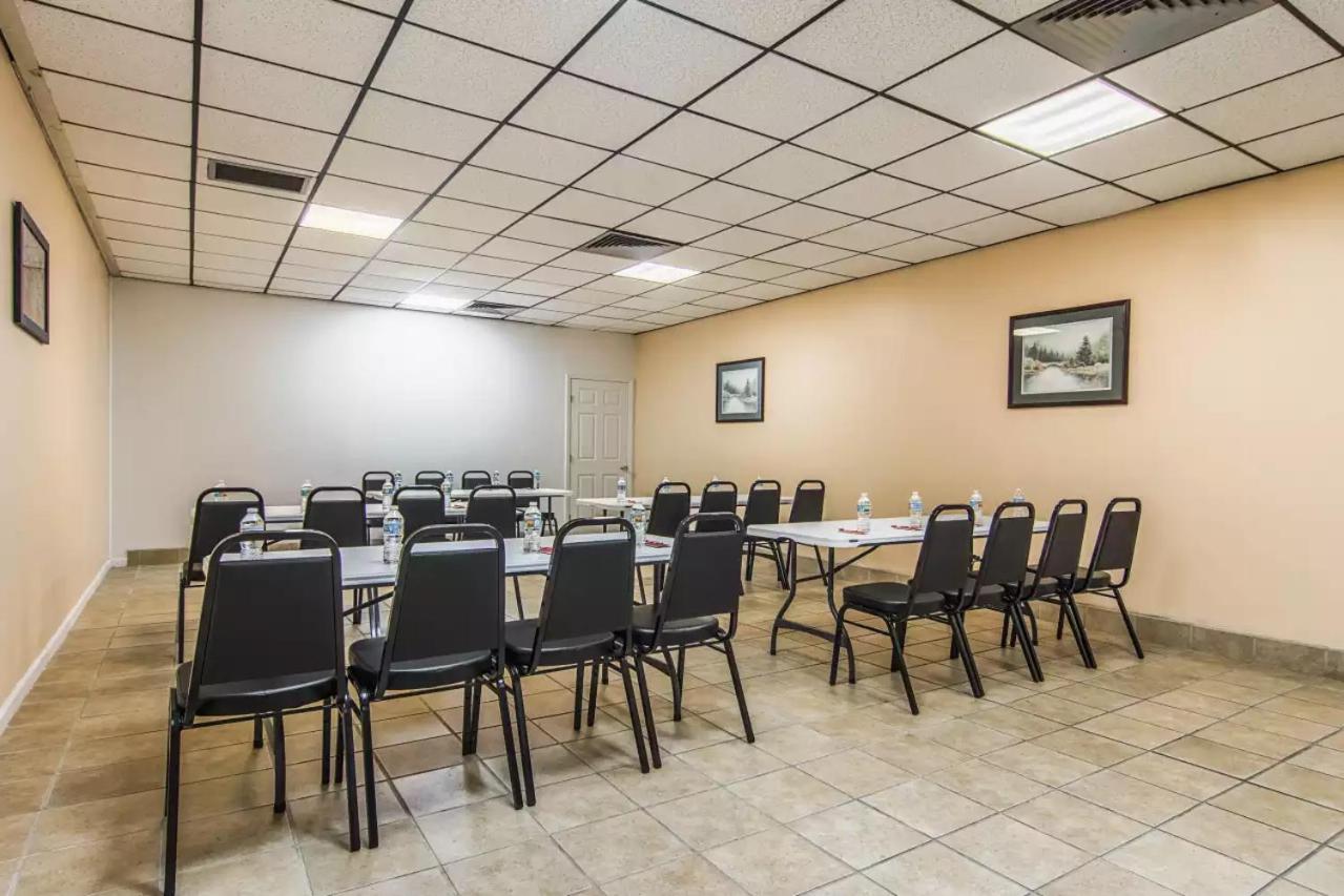 | Econo Lodge Fort Payne