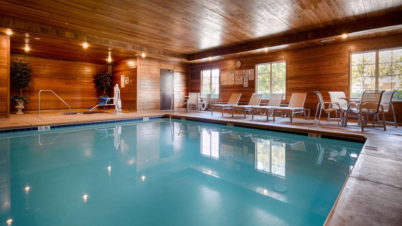 | Best Western Plus Rama Inn & Suites