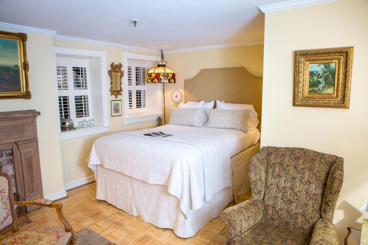 | Ballastone Inn